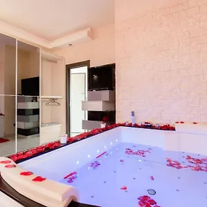 suitehouse-jacuzzi-comfort.hotels-amalfi.com/